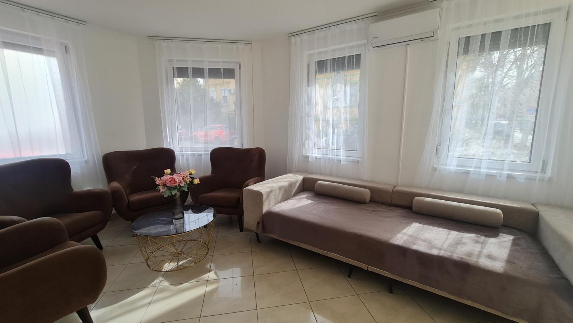 Tulipan Apartman Szeged Exterior foto