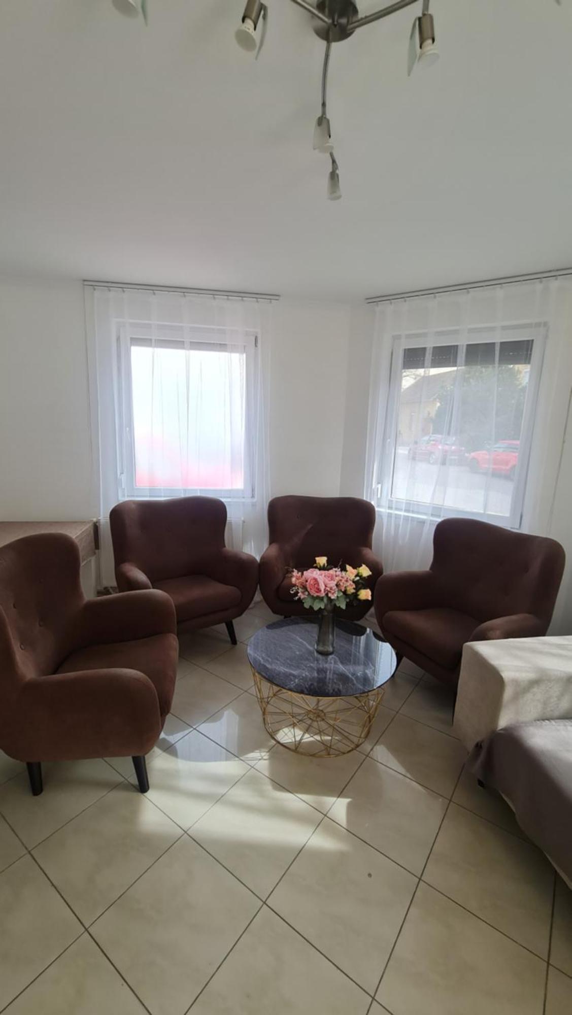 Tulipan Apartman Szeged Exterior foto